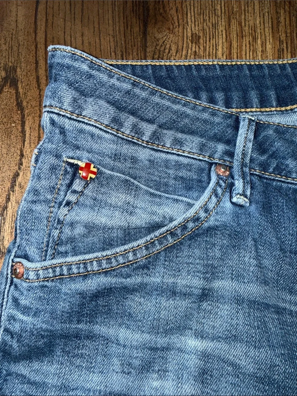 Hudson Jeans Hampton Rolled Hem Denim Shorts With Back Flap Pockets